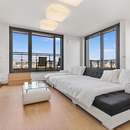 Sky Apartman In Bratislava - With 2 Parking Places المظهر الخارجي الصورة